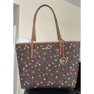 Michael Kors Jet Set Tote Bag